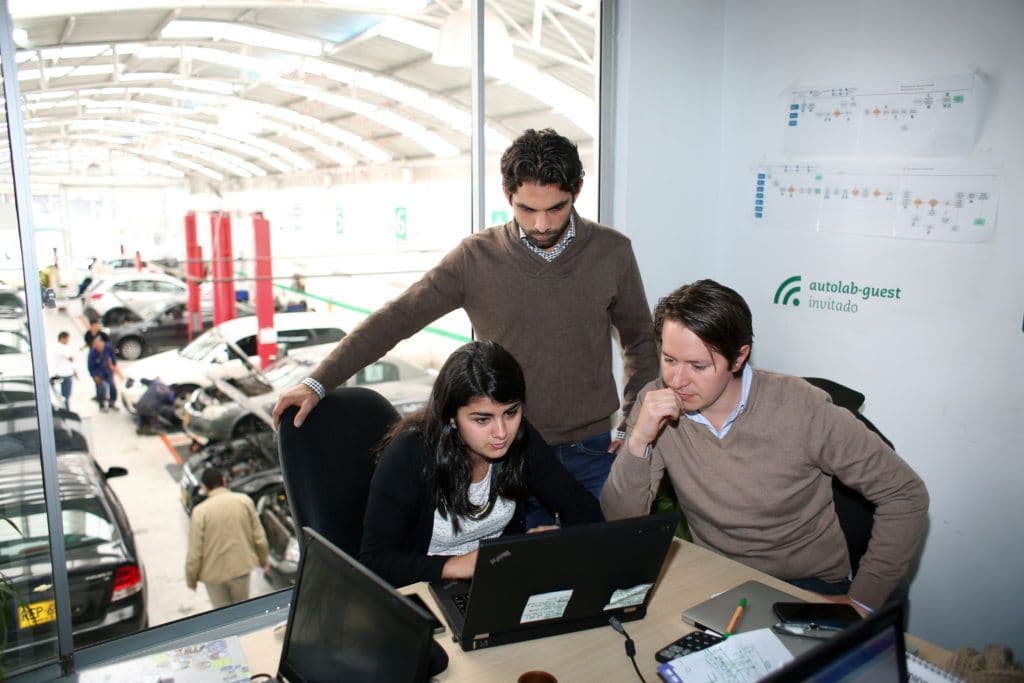 Chava and team at Autolab